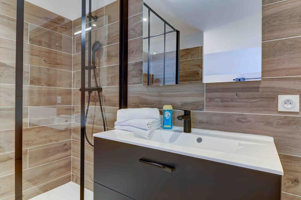 La Manufacture - Topdestination-Bourg - Centre Ville - Classe 3 Etoiles 外观 照片